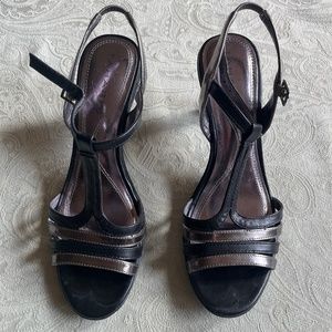 Tahari sandals